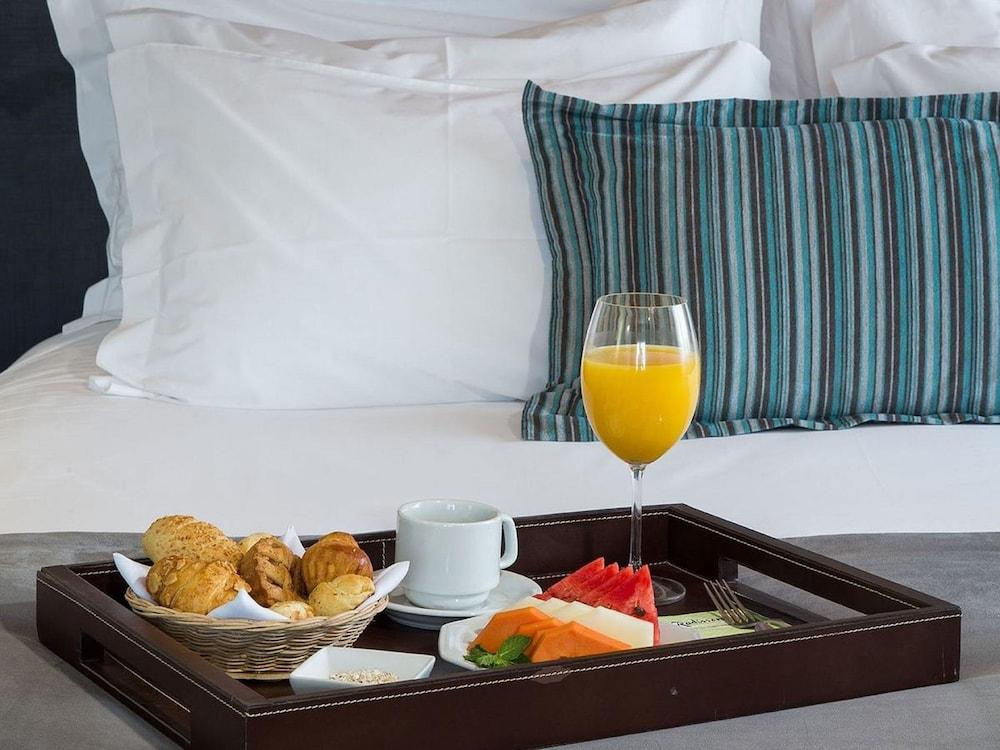 Radisson Hotel 4*